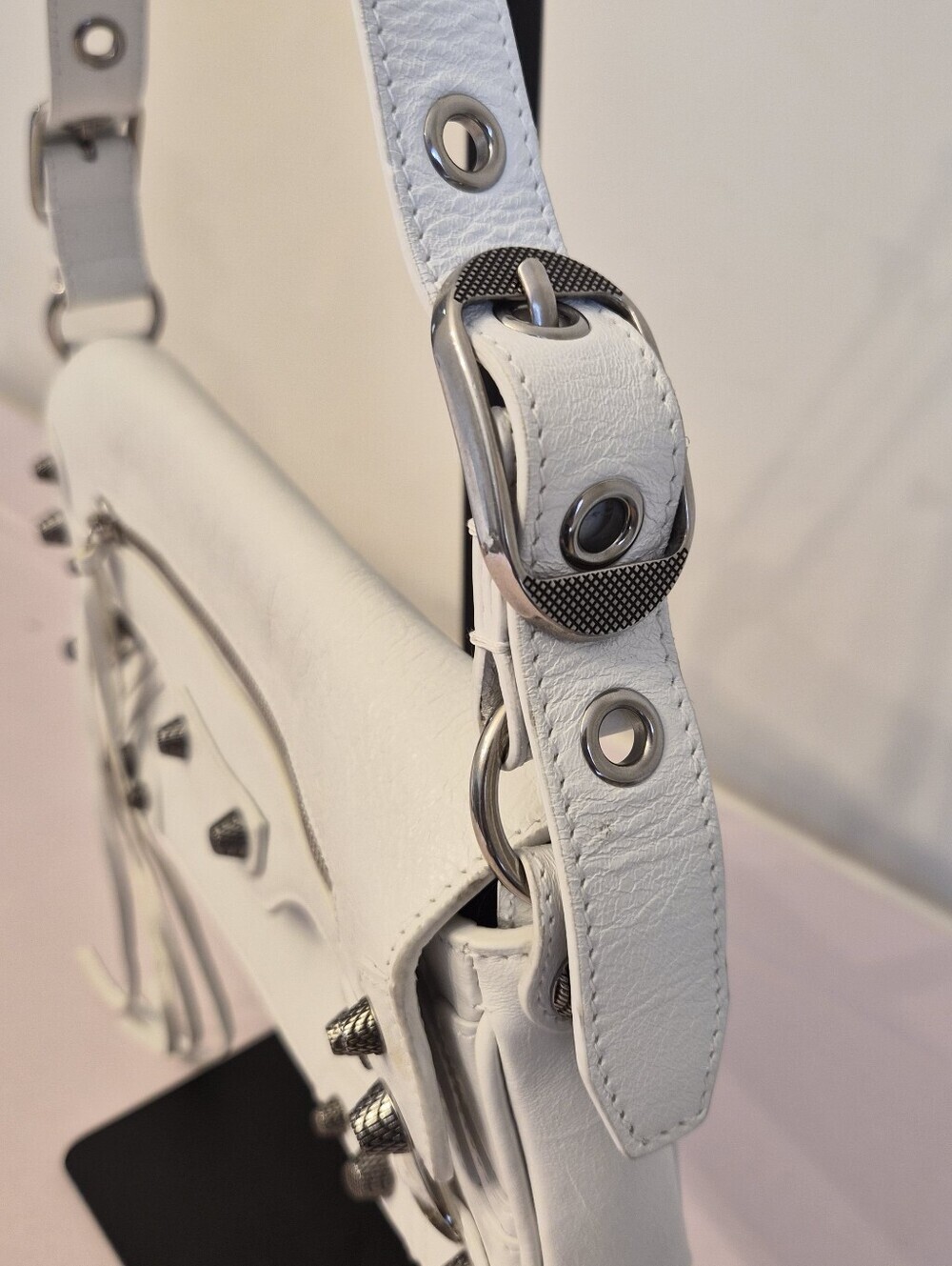 Balenciaga Le Cagole Shoulder Bag – Optic White - Picture 4 of 13